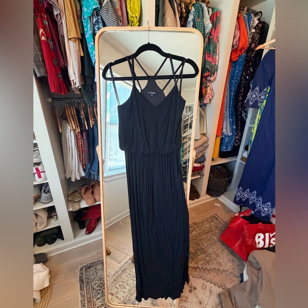 Chic Black Strappy Maxi Dress